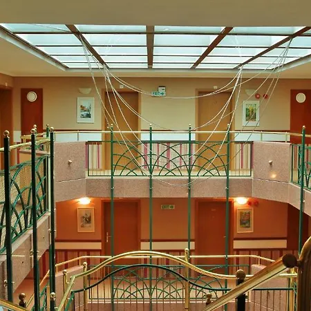 Glazne Hotel